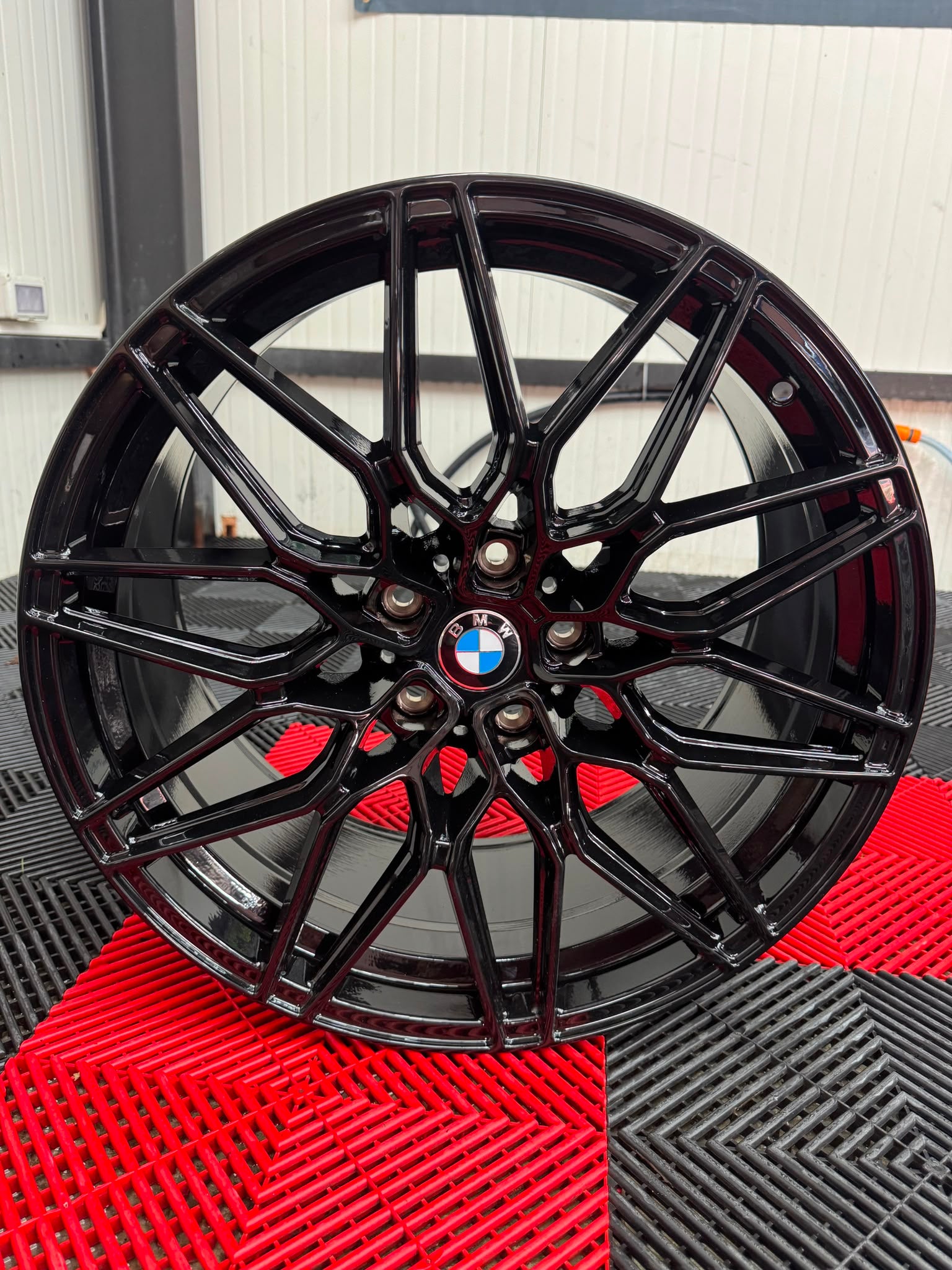 SET BMW STYLE R20 – Design. Performanță. Calitate.