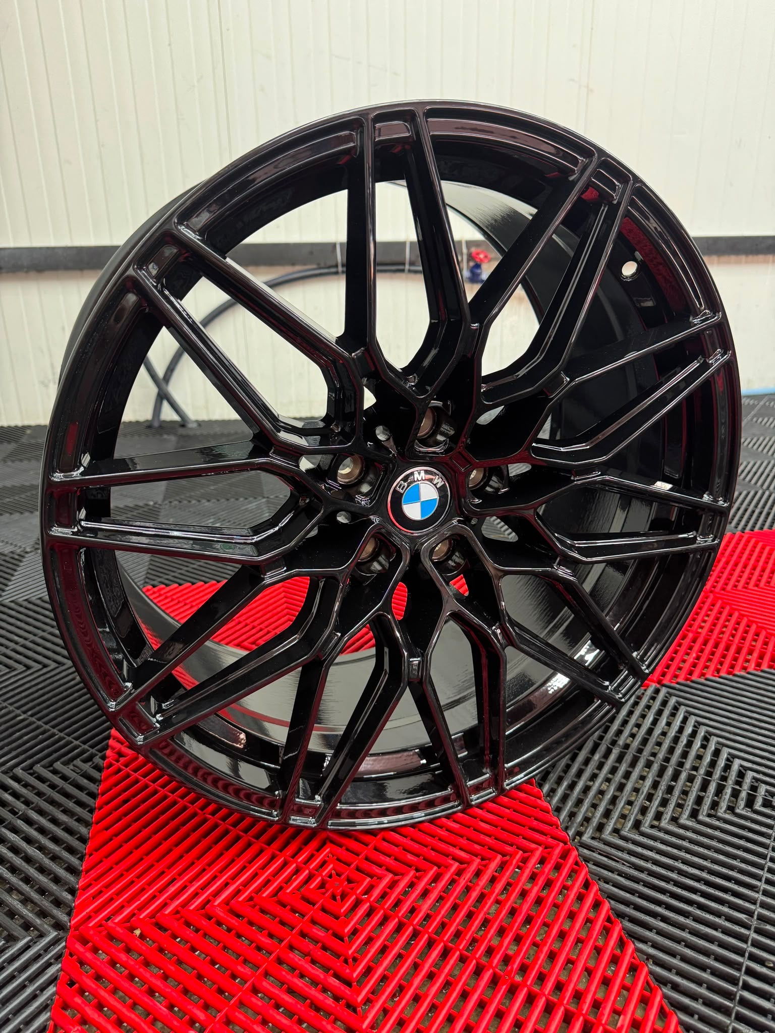 SET BMW STYLE R20 – Design. Performanță. Calitate.