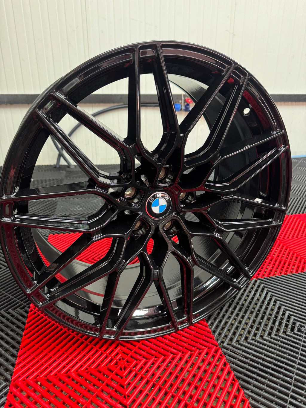 SET BMW STYLE R20 – Design. Performanță. Calitate.