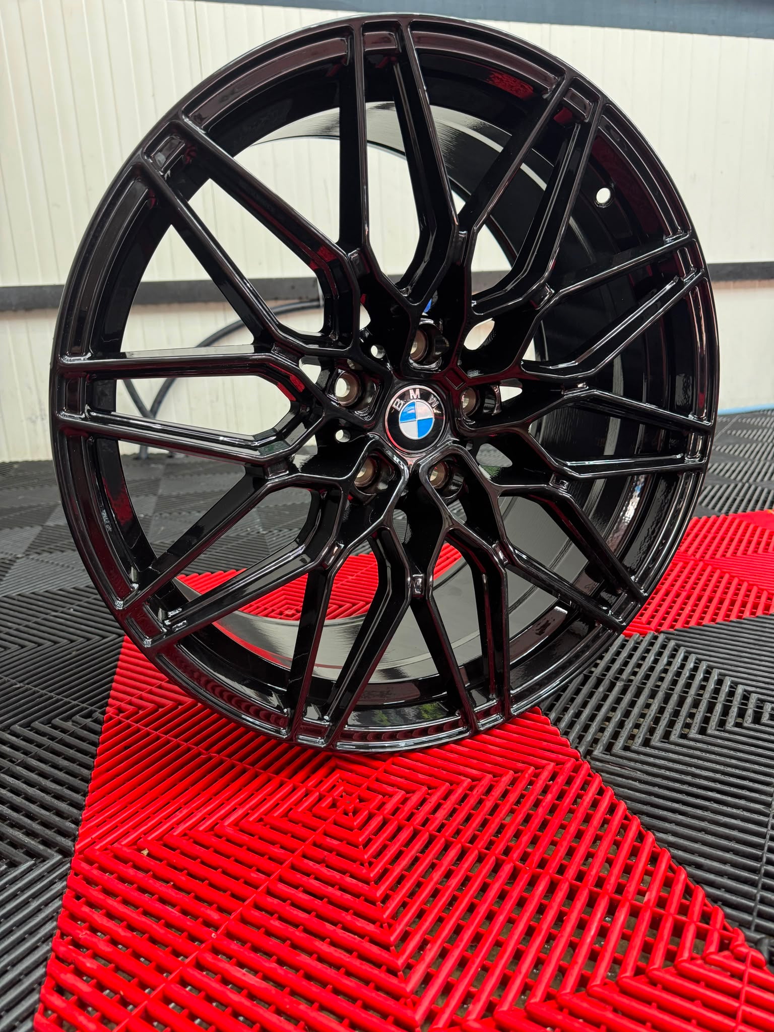 SET BMW STYLE R20 – Design. Performanță. Calitate.